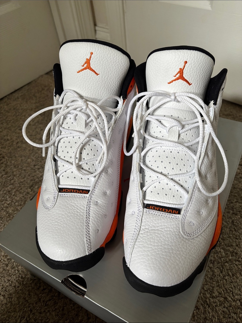Air Jordan 13 Retro Mens size 9.5 White and Orange Basketball Shoe - Picture 4 of 9